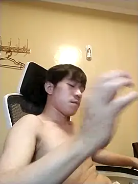 asian guy67 online show from May 29, 7:46 pm