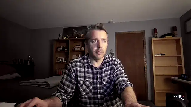 chrisw8140 online show from March 16, 5:36 am