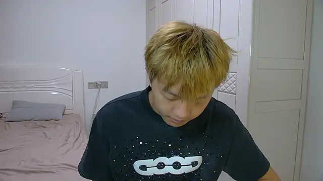 Chocolates-001 online show from March 18, 10:29 am