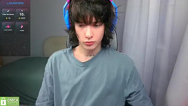 LeonBoykisser online show from May 24, 7:14 am