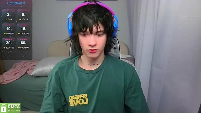 LeonBoykisser online show from May 16, 1:53 pm