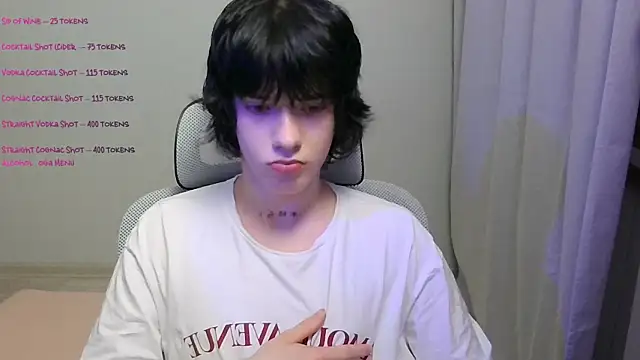 LeonBoykisser online show from February 4, 4:46 pm