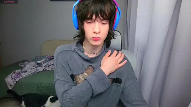 LeonBoykisser online show from May 31, 4:06 pm