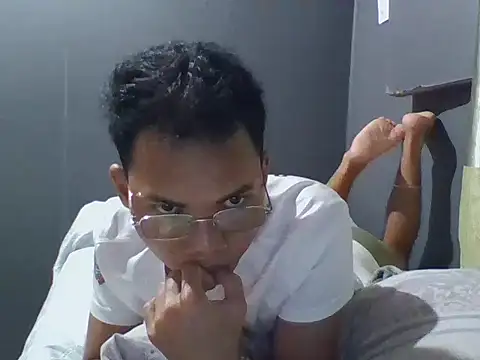 RogueSonX online show from March 6, 1:19 pm