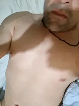 Hrnymanedawg13 online show from February 10, 10:20 am