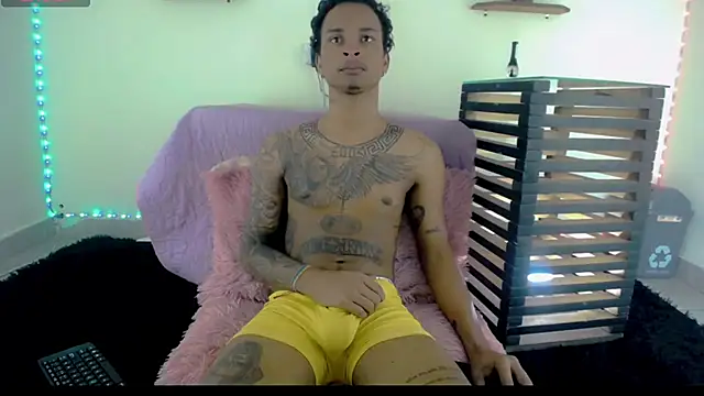 Tatoo Noah online show from February 24, 1:23 pm