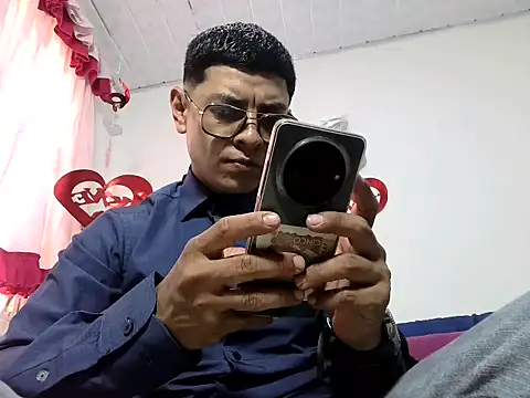 Masked Dante online show from March 31, 6:20 pm