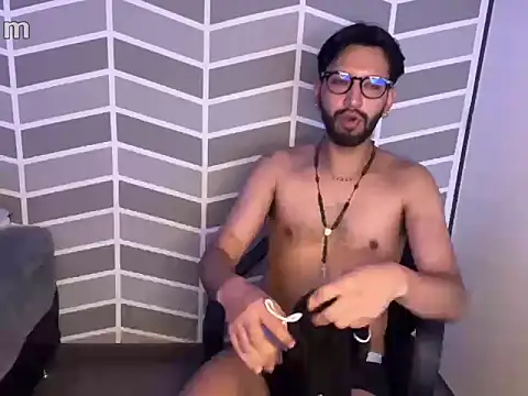 thomass1018 online show from February 11, 4:01 pm