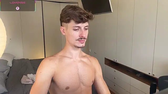 vitoraugustoxxx online show from March 6, 7:22 pm