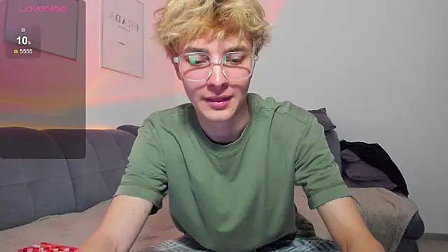 bunnyblush67 online show from April 6, 4:46 am