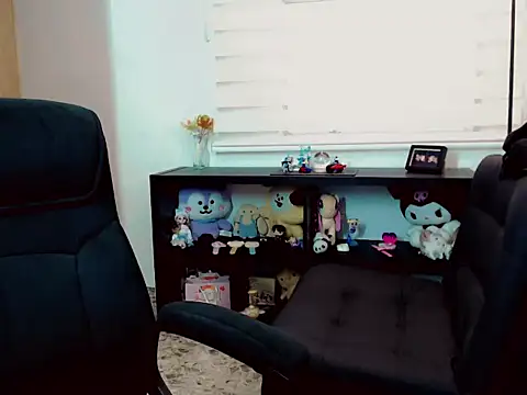 duvisex19 online show from April 8, 8:50 pm