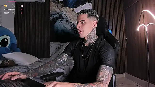 trisstann  online show from February 6, 5:10 pm