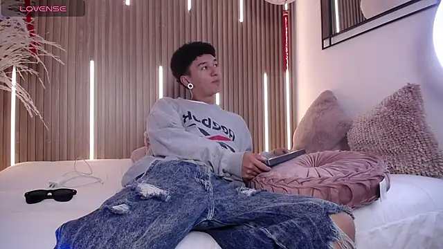 David Banks  online show from March 17, 12:51 pm