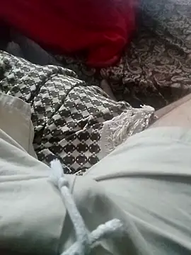 putopau15 online show from April 7, 8:20 pm