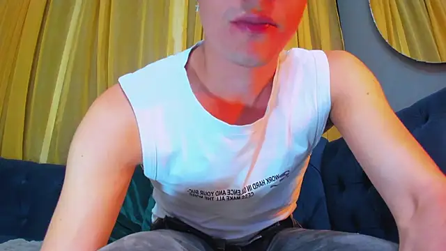 KairoBlaaze online show from February 19, 1:35 am