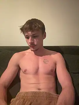 Lucas328706 online show from July 12, 8:55 pm