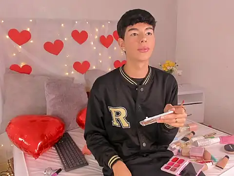 noah lewiss online show from February 18, 12:03 pm