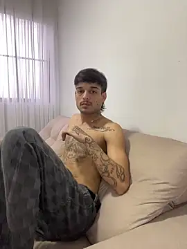 ruffvip online show from February 8, 7:51 pm