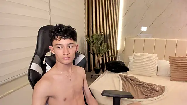 Patrick Howland  online show from February 21, 6:58 am