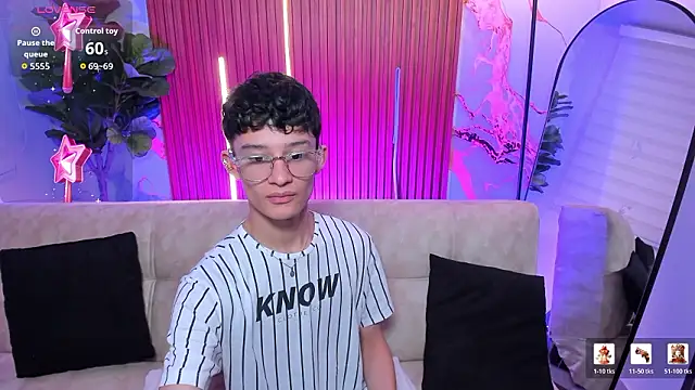 Patrick Howland  online show from March 15, 4:09 am