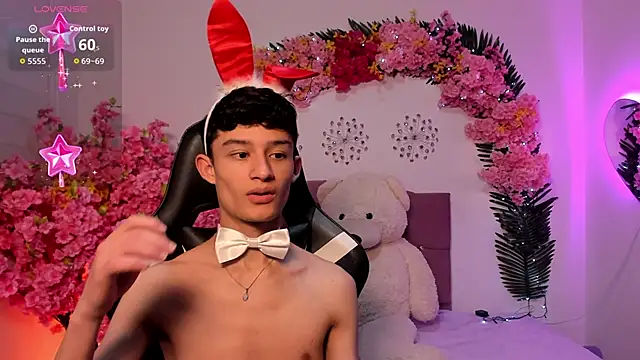 Patrick Howland  online show from March 19, 4:05 am