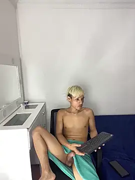 MaxyRyan online show from March 12, 12:24 pm