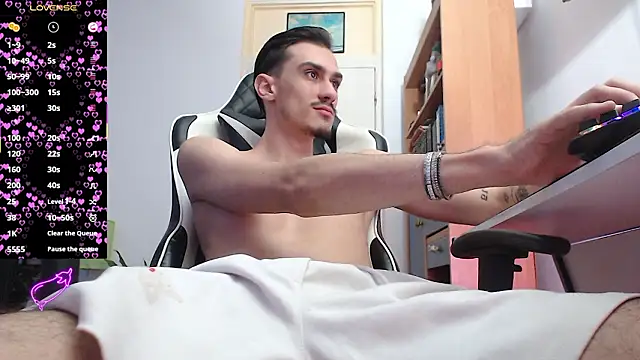 silasluxor online show from February 16, 10:35 am