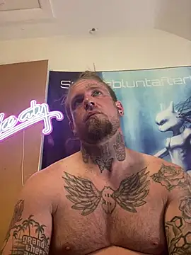 Smokebluntafterblunt online show from May 26, 10:22 am