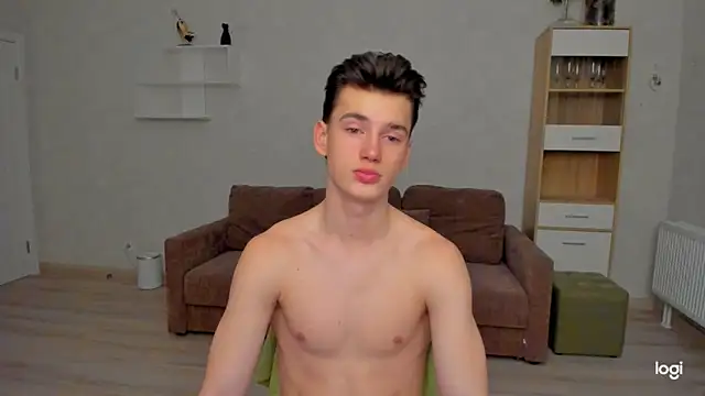 Max foks  online show from April 5, 2:13 pm