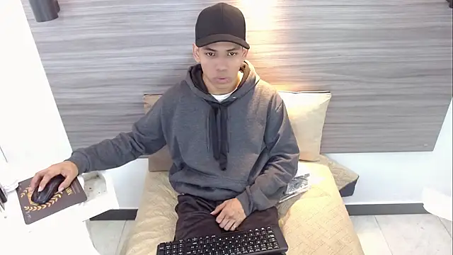 DaviidBuckx  online show from April 29, 2:38 am