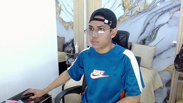 DaviidBuckx  online show from May 24, 3:12 am