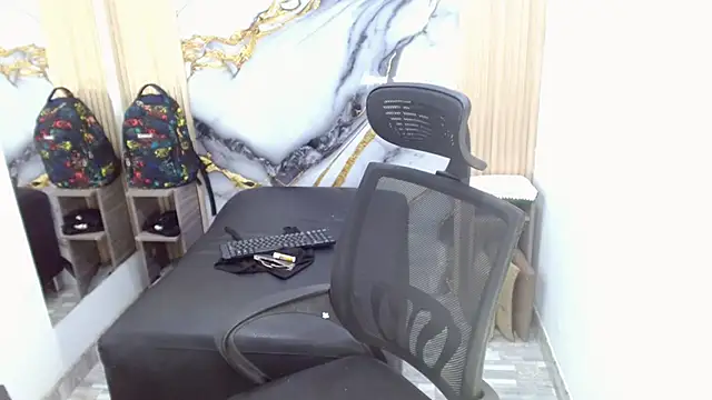DaviidBuckx  online show from May 25, 3:45 am
