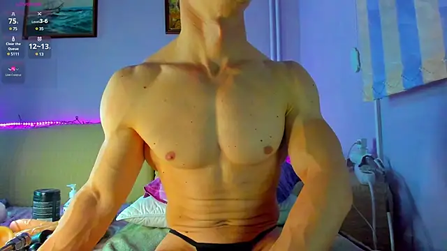 Snapshot of Shestifold_ chatting on February 17, 9:19 pm Shestifold  online show from February 17, 9:19 pm