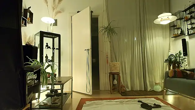 MiloXLive online show from March 13, 12:51 am