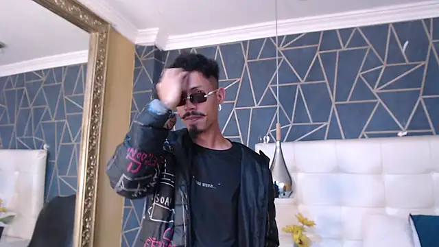 NoaahTylor online show from February 24, 7:58 pm