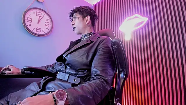 Maximoking26 online show from February 19, 4:20 am