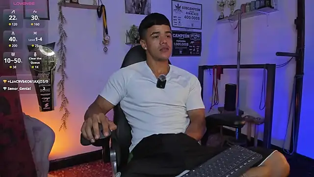 Rob zaens33 online show from April 18, 3:46 pm