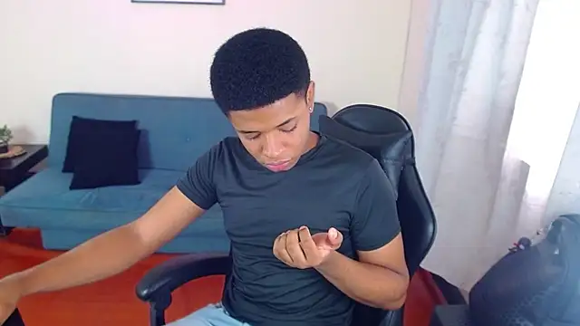 liiam3 online show from March 27, 9:05 pm