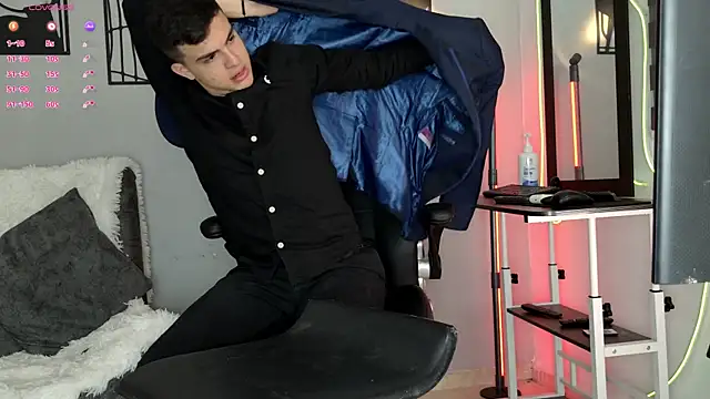 nico pelusa online show from April 2, 2:03 pm