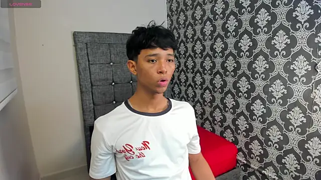 Little Twink19x online show from July 1, 7:47 pm