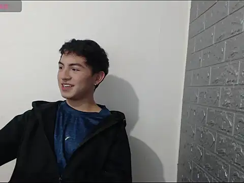 crissfer1 online show from February 25, 8:21 pm