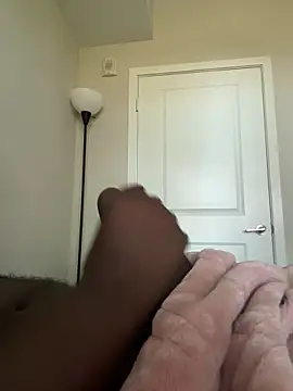 makeherfeelg online show from February 25, 9:38 pm