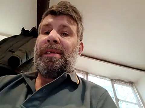 stud2512 online show from March 31, 5:03 pm