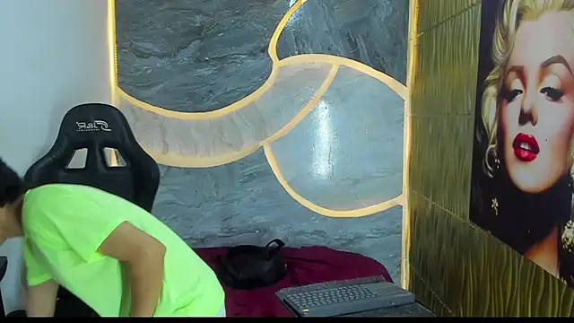 Matheus Ic  online show from April 8, 8:28 pm