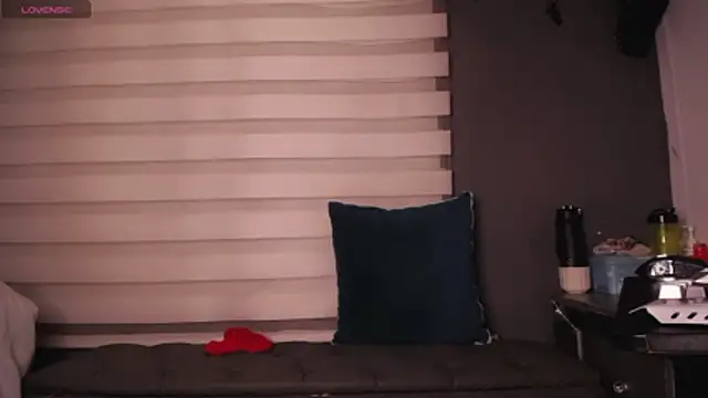 dirty 27cms online show from January 12, 12:58 am