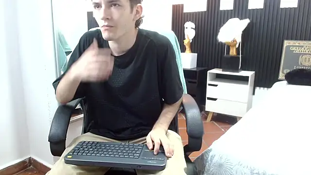 trevor mob online show from July 9, 8:23 pm