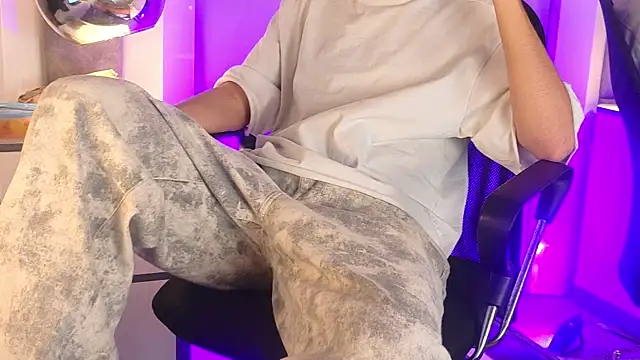 Austin Reedss online show from May 28, 1:09 pm