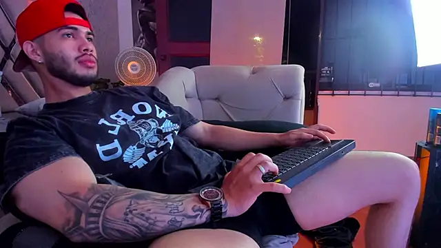 Vincentblack online show from July 7, 6:47 am