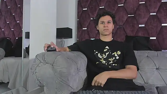 TonyBenedetti online show from July 21, 9:17 pm
