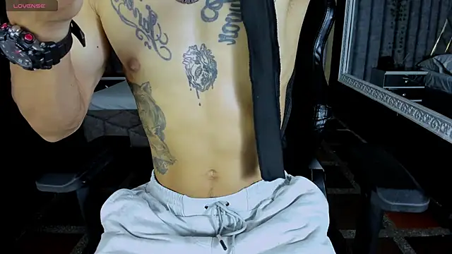 DanteLuxx online show from May 27, 4:09 am